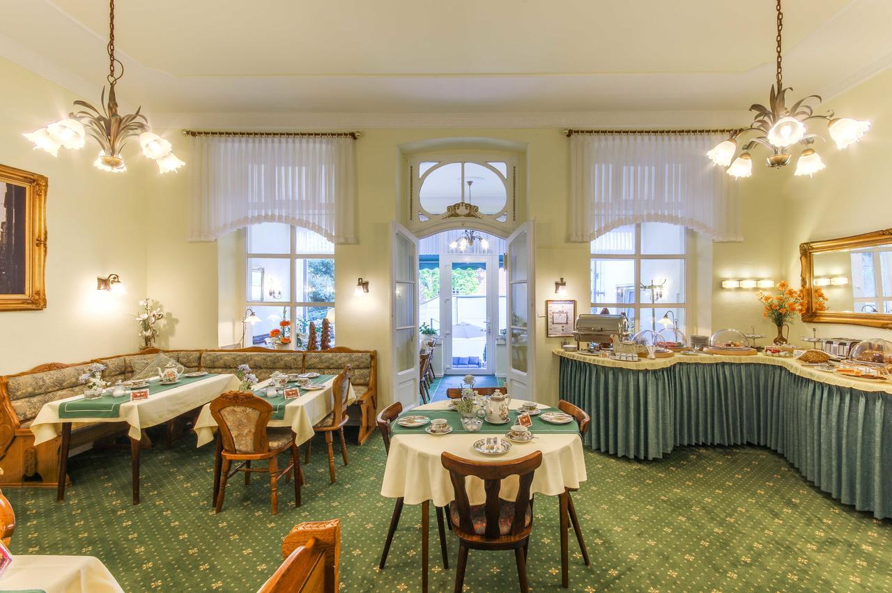 Weber Hotel Colónia